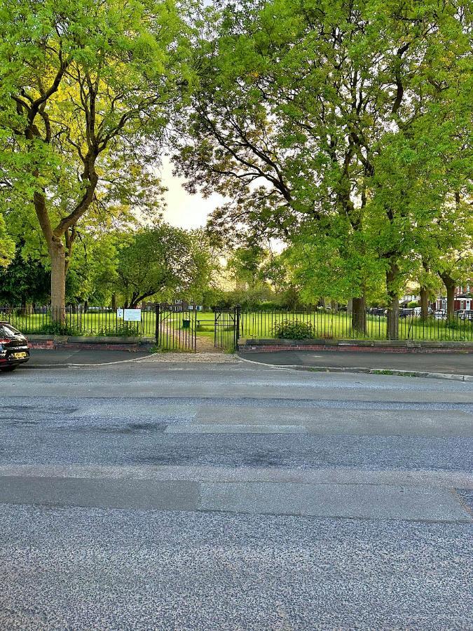 Hébergement de vacances Full In Heywood Street Near Cheetham Hill Manchester