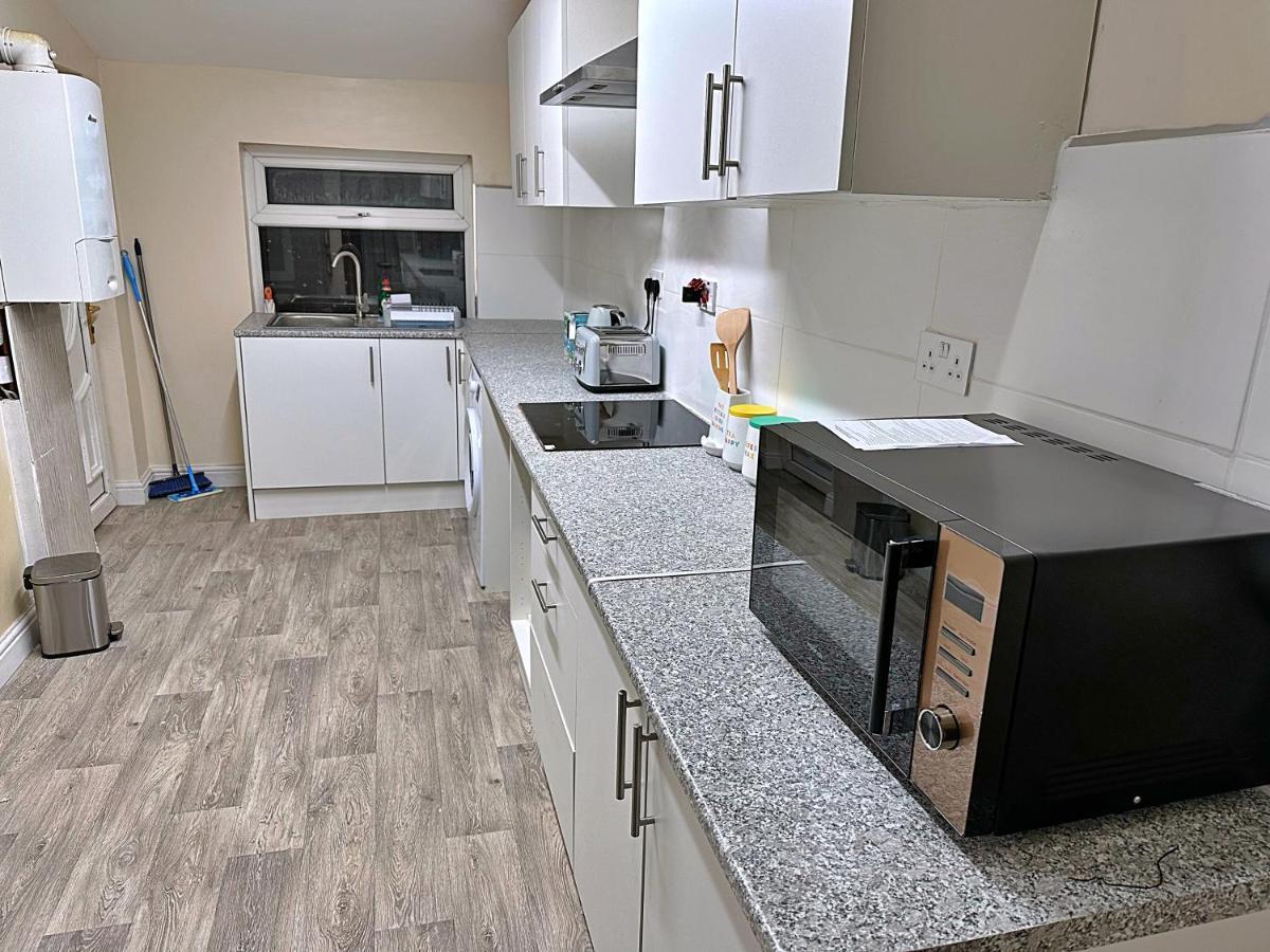 Full In Heywood Street Near Cheetham Hill * Манчестер